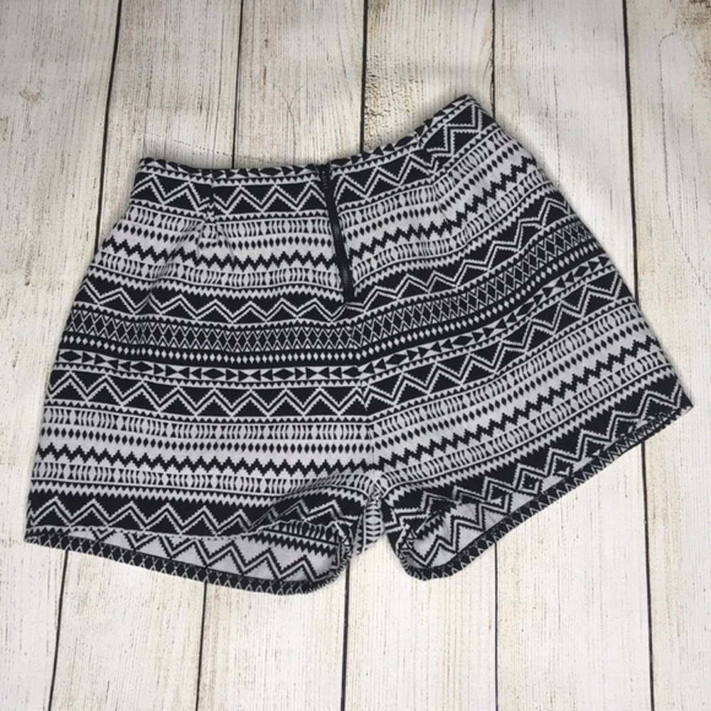 umgee tribal aztec black & white high rise shorts